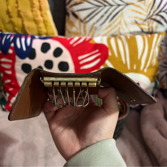 SOLD Louis Vuitton 6 Keyholder Monogram - Picture 4 of 8